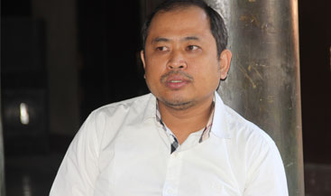តុ​​​លា​​កា​​​រ​មិ​​ន​​​​​​អ​​​នុ​ញ្ញាត​​ឱ្យលោ​ក​ ​គឹ​ម​ ​សុ​ខ ​ព​​ន្យា​រ​ពេ​ល​ចូល​ខ្លួ​ន​បំ​ភ្លឺ​ទាំង​ដែ​រ​លោ​ក​ ​គឹម​ ​សុ​ខ​ មិ​ន​មា​ន​មេ​ធាវី​​ដើ​ម្បី​កា​រ​ពា​រ​ក្ដី​​